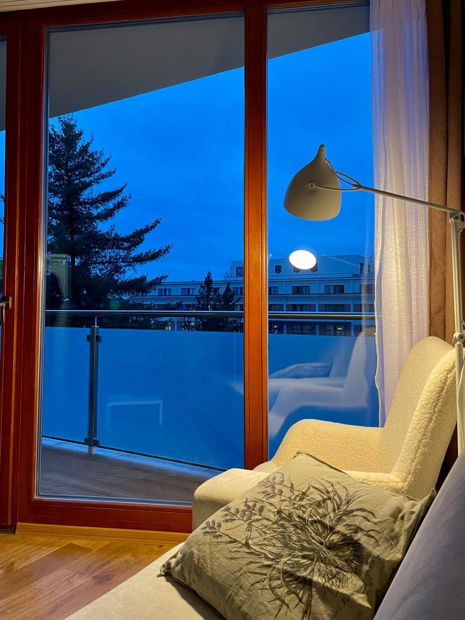 Apartman Astra Sezimovo Usti Ngoại thất bức ảnh