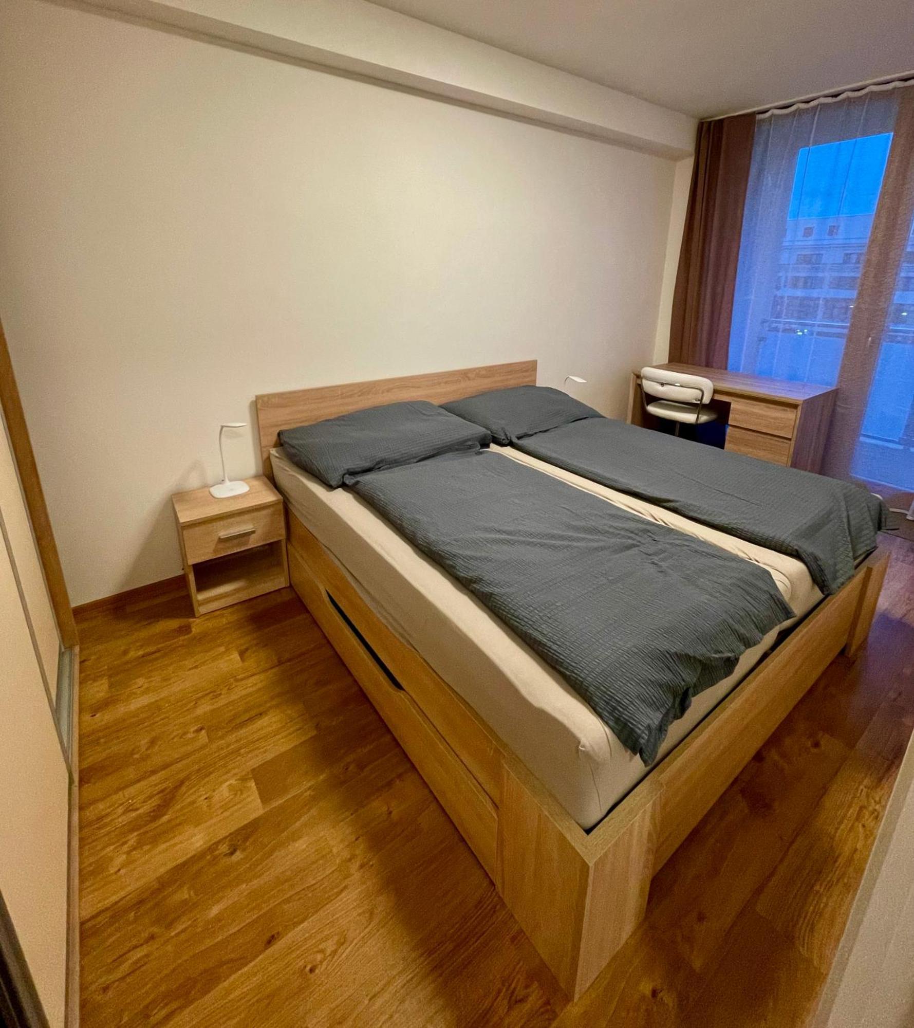Apartman Astra Sezimovo Usti Ngoại thất bức ảnh
